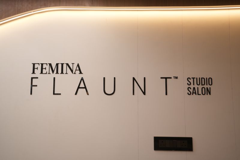 Femina Flaunt Studio Salon sign